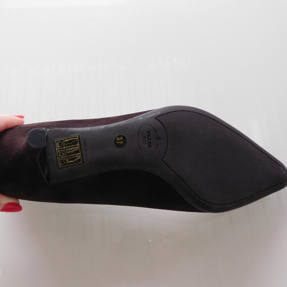 PRADA Brown suede shoe size  37/7 never been worn - Picture 3 of 9
